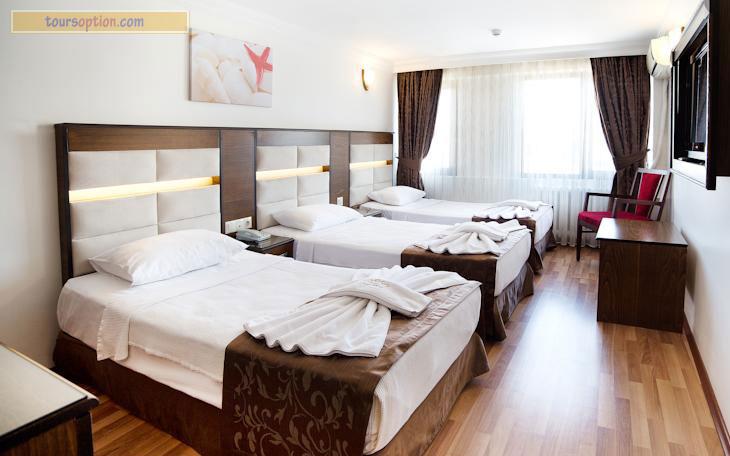 Santa Pera Hotel