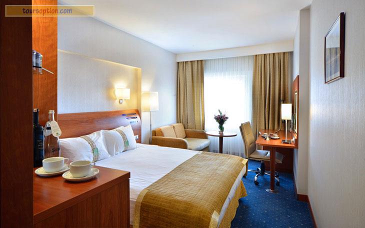 Holiday Inn City hotel