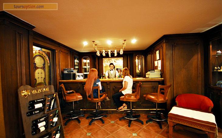 Golden Crown Hotel