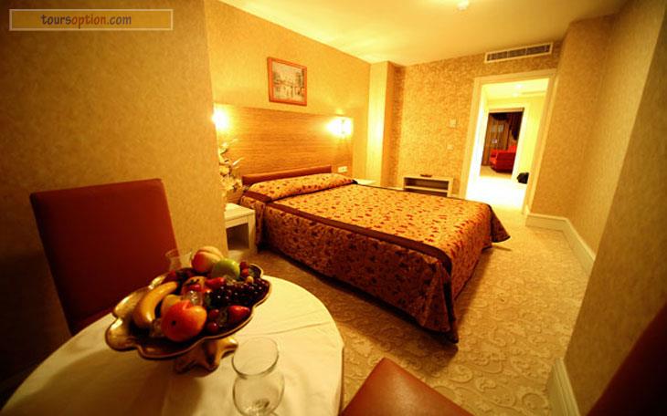 Golden Hill Hotel