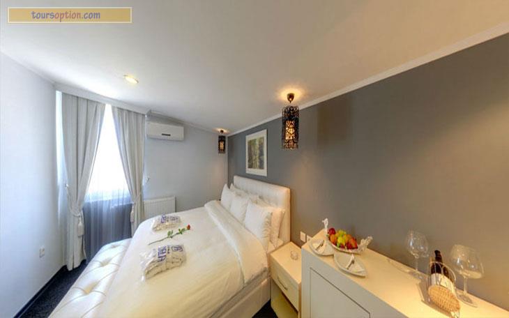 Adela Airport Hotel