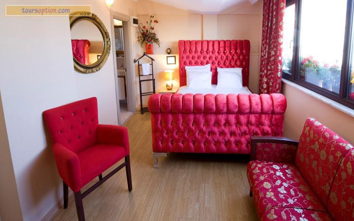 Santa Pera Hotel