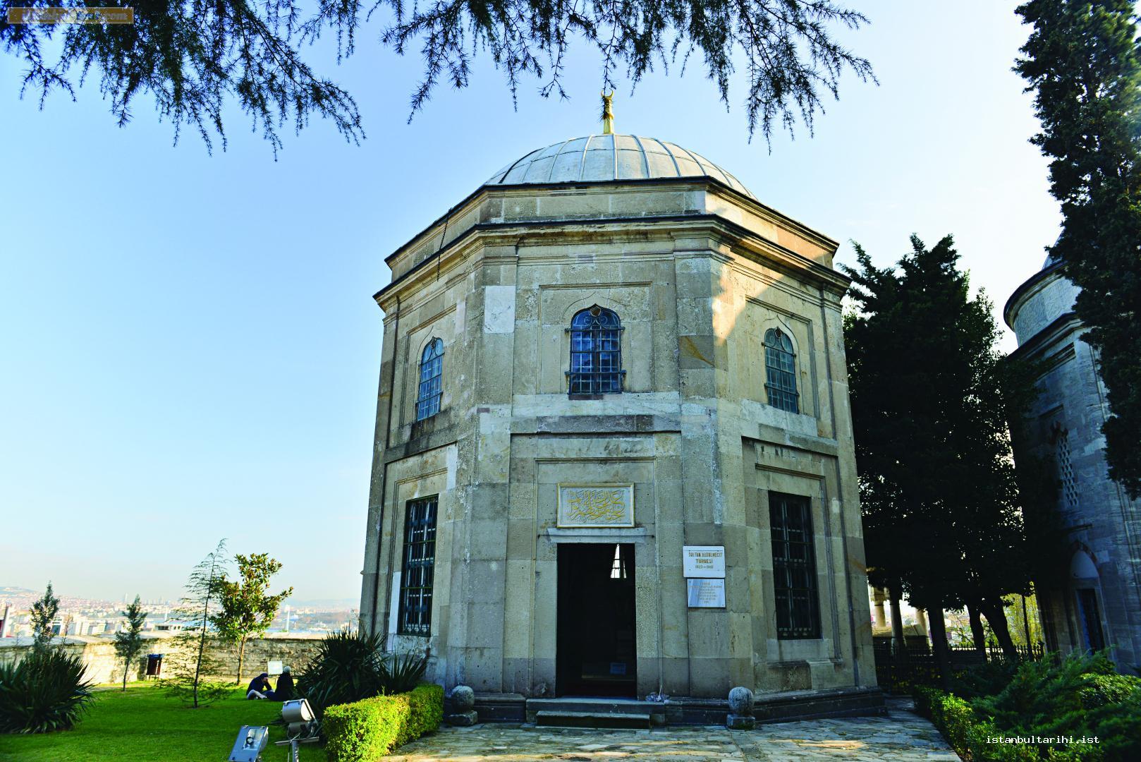 11 Sultan Abdulmecit Turbesi Jpg