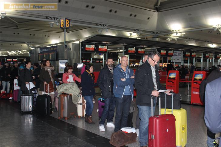Airport Yolcu Jpg
