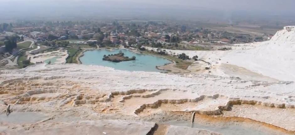 Cotton-Castle-Travertines-pamukkale